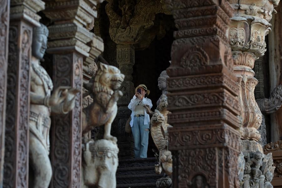 2023年中国游客海外消费达1965亿美元，再度成为最大出境旅游消费国