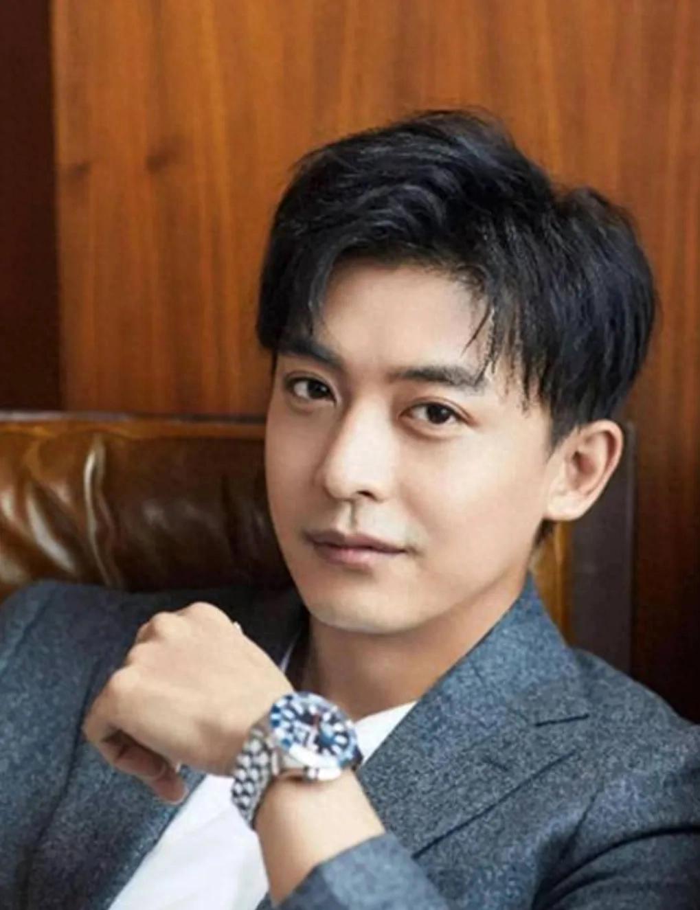 李佳航2025年演艺事业回顾：从金甲战士到爱情公寓的精彩蜕变