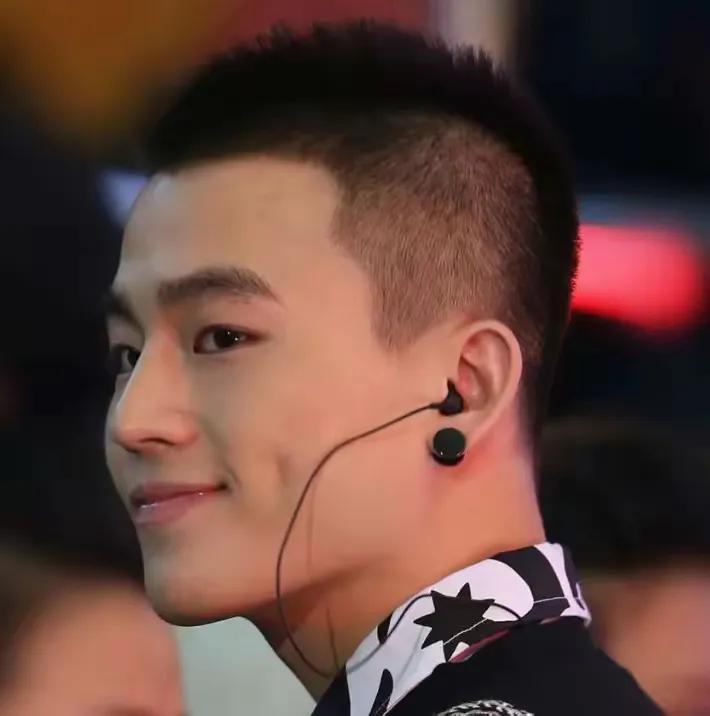 导演作品演员更多带来什么影响_导演对演员的作用_导演给你带来更多作品的演员：