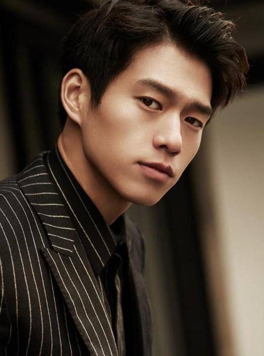 杨幂璀璨裙_杨幂：华语影视的璀璨明星_杨幂璀璨辣妹裙