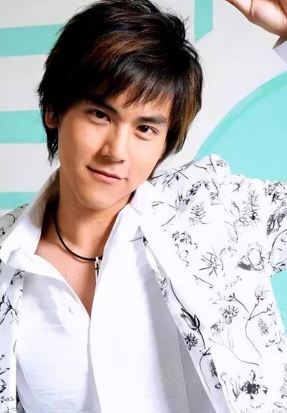 杨幂璀璨辣妹裙_杨幂：华语影视的璀璨明星_杨幂璀璨裙