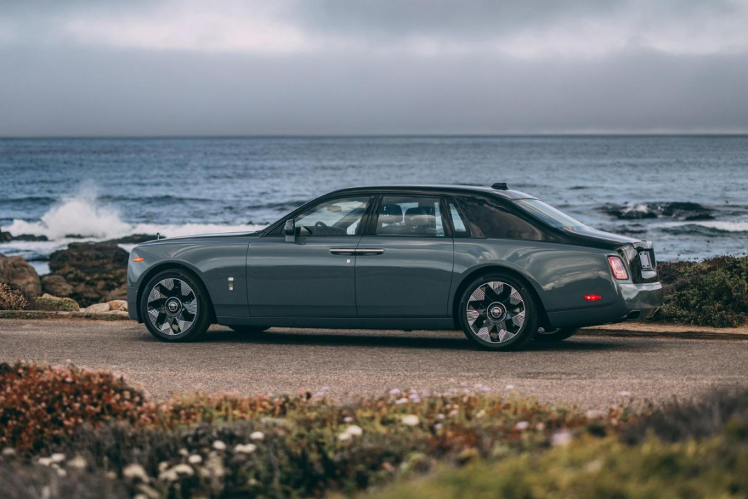 电动劳斯莱斯价位多少钱_纯电动劳斯莱斯_劳斯莱斯的未来科技：电动与自动驾驶