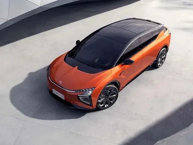 纯电动劳斯莱斯_劳斯莱斯的未来科技：电动与自动驾驶_电动劳斯莱斯