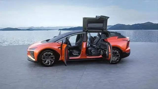 电动劳斯莱斯_纯电动劳斯莱斯_劳斯莱斯的未来科技：电动与自动驾驶