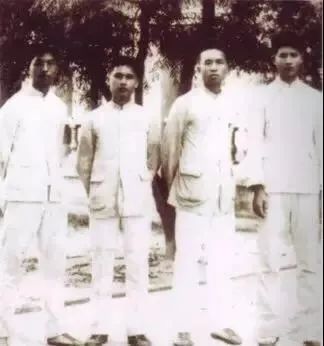 李嘉诚撤出中国市场_李嘉诚重回内地市场_李嘉诚与中国改革开放的契机