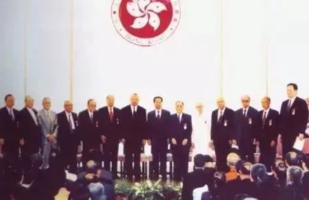 李嘉诚重回内地市场_李嘉诚撤出中国市场_李嘉诚与中国改革开放的契机