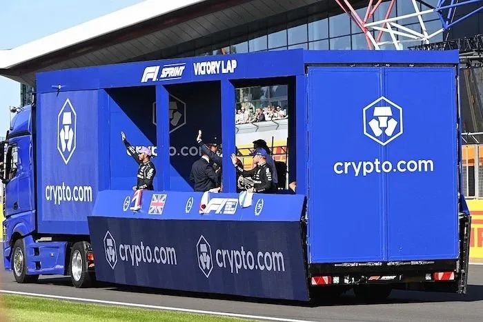 区块链游戏货币_区块链数字货币平台_数字货币与体育产业的结合：如何通过区块链技术提升赛事体验