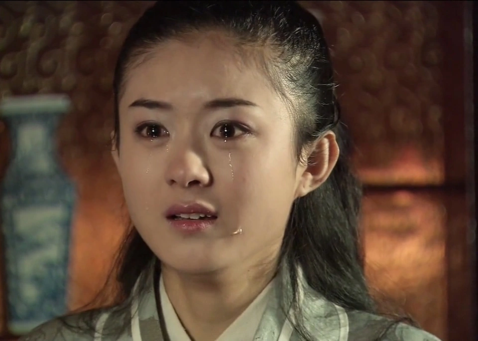 赵丽颖17年娱乐圈奋斗史：从雅虎搜星冠军到当红女星的蜕变之路