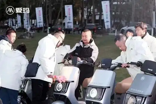 劳斯莱斯的豪华活动与品牌推广_劳斯莱斯广告案例_劳斯莱斯广告标语