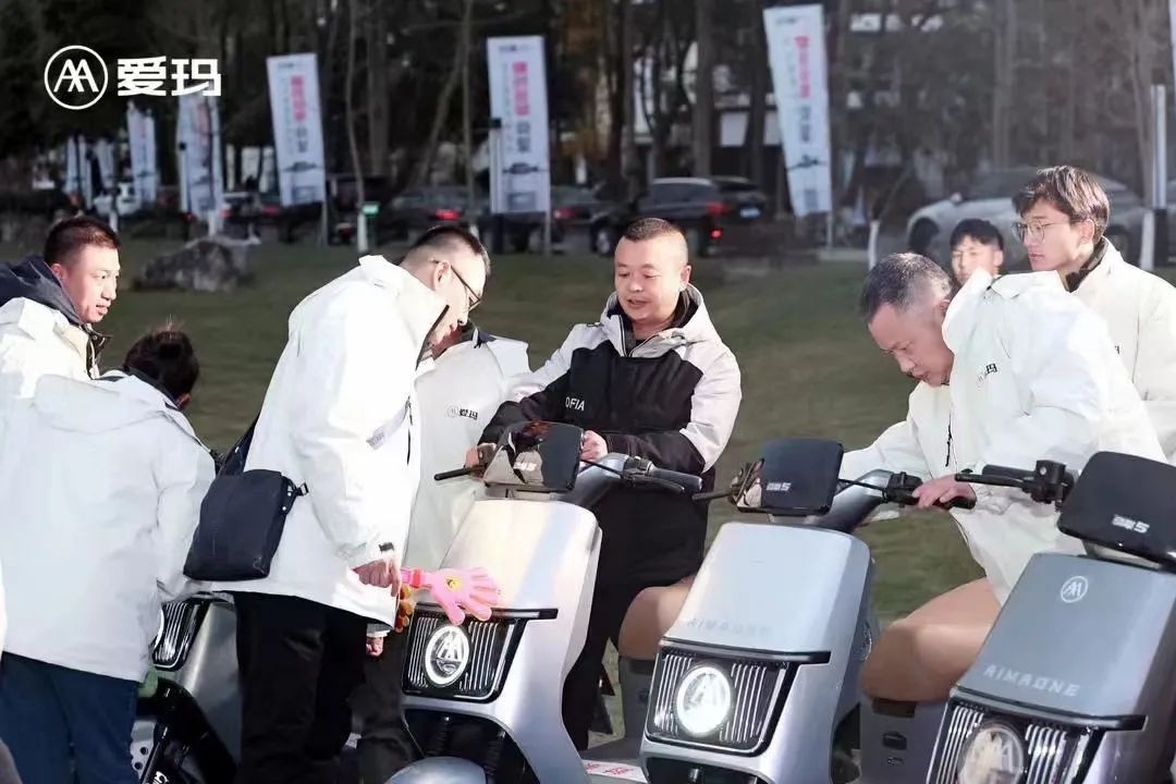 劳斯莱斯创意广告_劳斯莱斯广告投放_劳斯莱斯的豪华活动与品牌推广