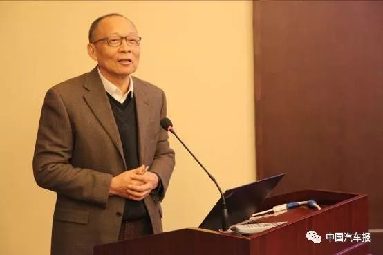 如何利用奔驰的智能系统提升驾驶效率？_奔驰智能驾驶_奔驰智能驾驶包包括哪些