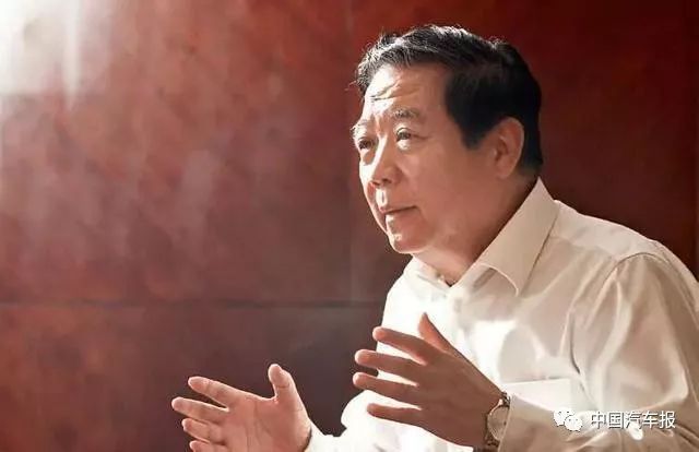 奔驰智能驾驶_奔驰智能驾驶包包括哪些_如何利用奔驰的智能系统提升驾驶效率？