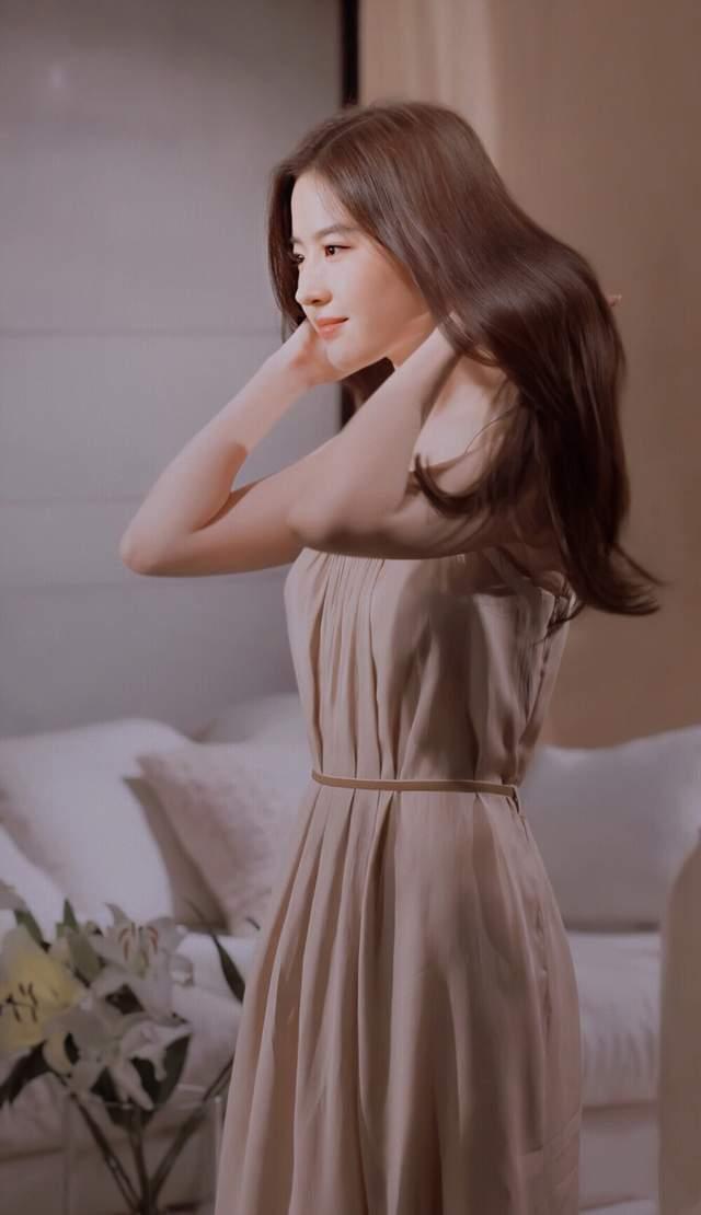 刘亦菲年轻的时候_刘亦菲年轻时的美照_刘亦菲如何影响了年轻一代