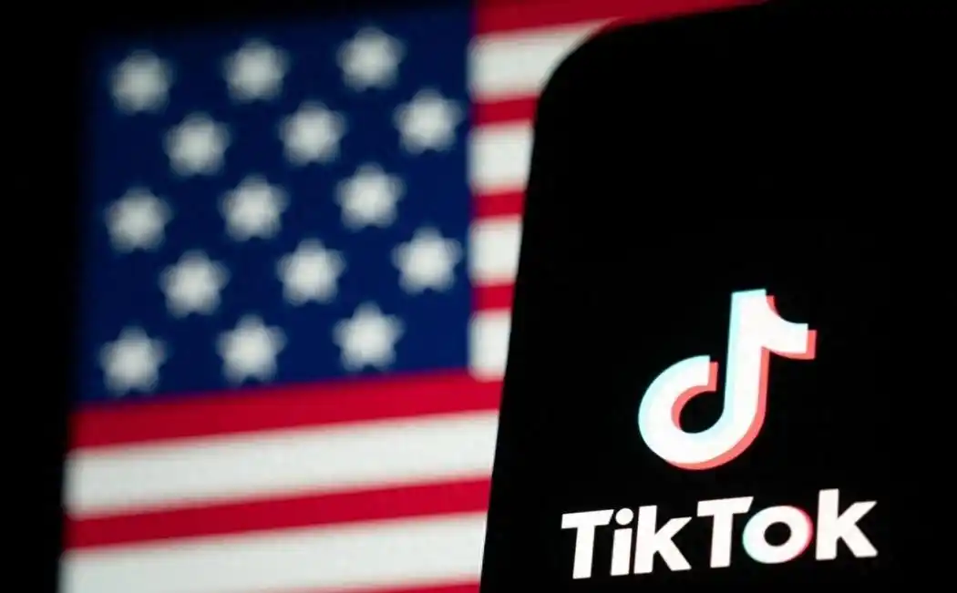 特朗普力挽狂澜：TikTok美国14小时生死时速背后的政治博弈与未来隐忧