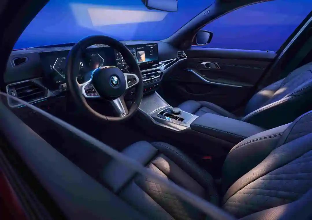 新能源汽车的辉煌时刻与燃油车的复苏_新能源汽车的辉煌时刻与燃油车的复苏_新能源汽车的辉煌时刻与燃油车的复苏