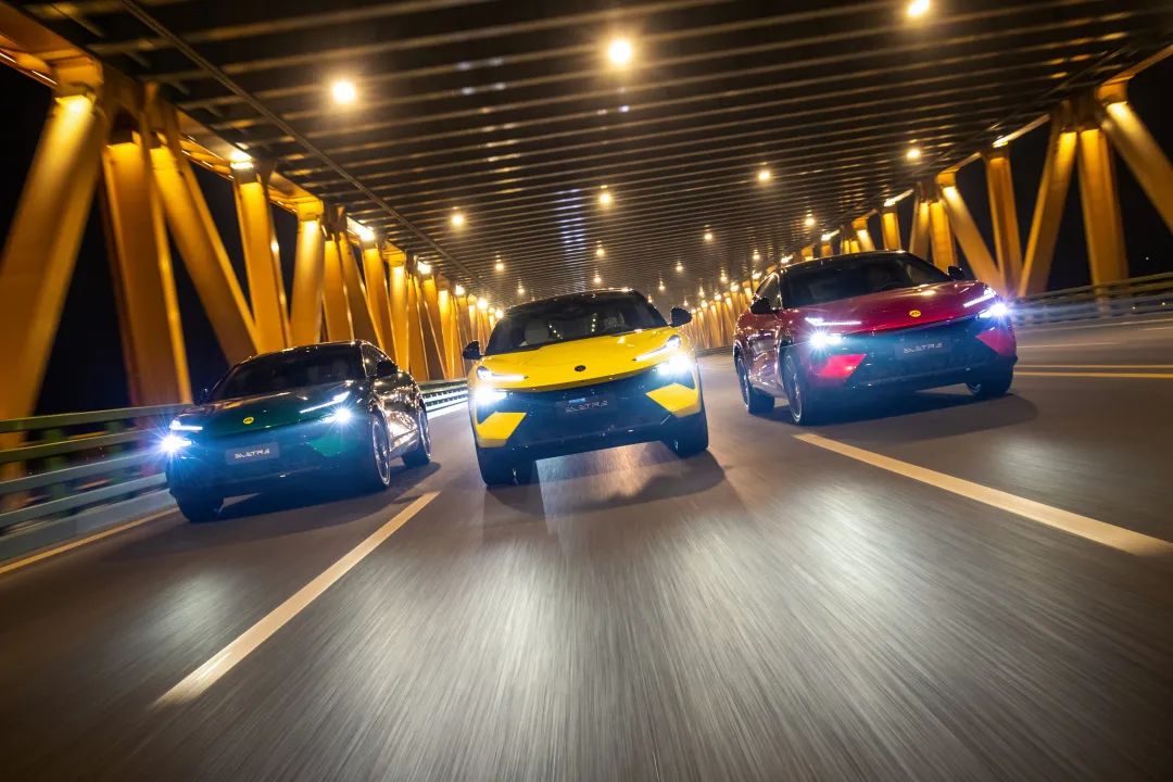 新能源汽车的辉煌时刻与燃油车的复苏_新能源汽车的辉煌时刻与燃油车的复苏_新能源汽车的辉煌时刻与燃油车的复苏