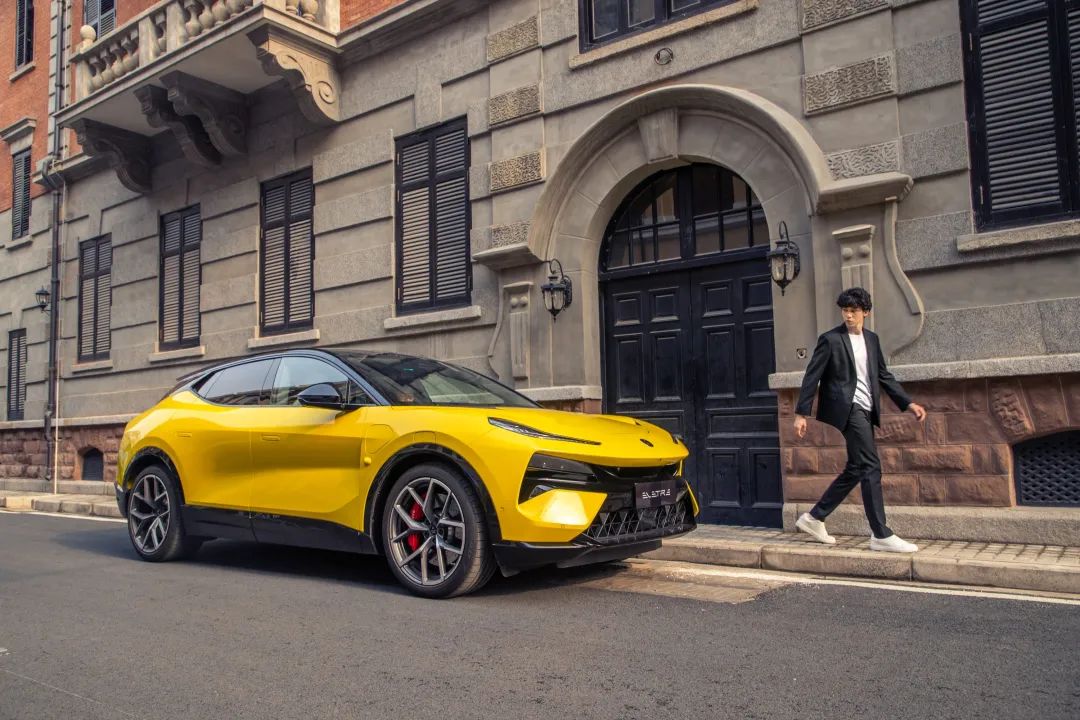 新能源汽车的辉煌时刻与燃油车的复苏_新能源汽车的辉煌时刻与燃油车的复苏_新能源汽车的辉煌时刻与燃油车的复苏