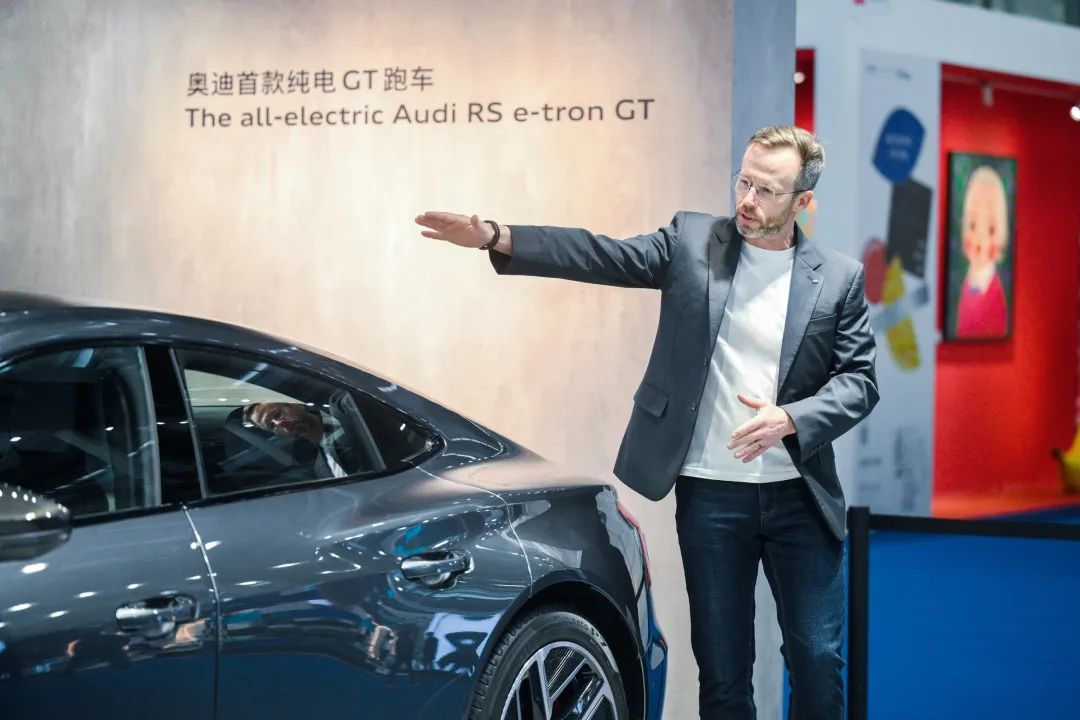 新能源汽车的辉煌时刻与燃油车的复苏_新能源汽车的辉煌时刻与燃油车的复苏_新能源汽车的辉煌时刻与燃油车的复苏