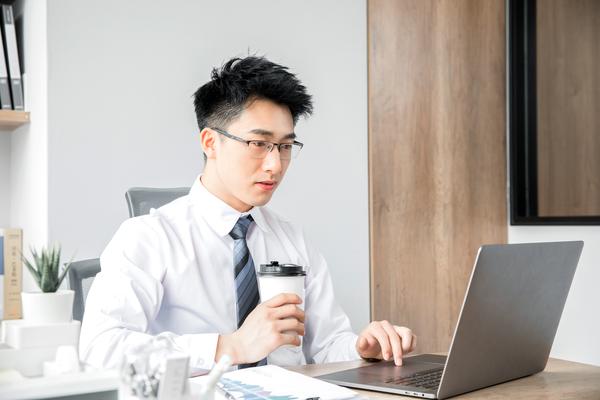 沈腾引领虚拟货币潮流，探讨数字资产未来前景 图2