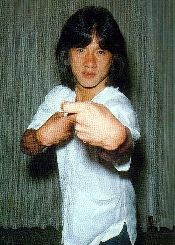 成龙功夫明星_成龙经典的功夫喜剧电影_成龙（Jackie Chan） - 国际知名的动作演员，以功夫电影闻名。