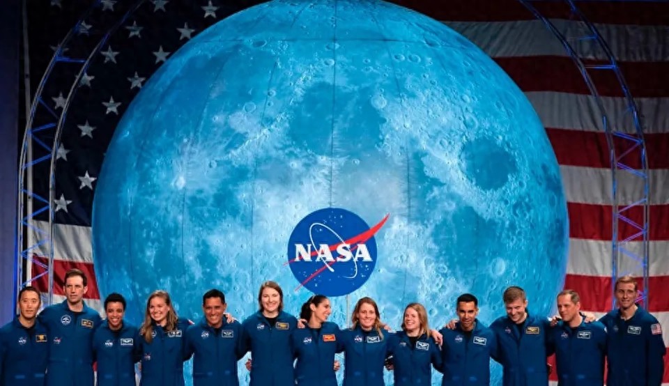 蔡崇信回忆马云：他让我相信云计算能重塑世界，揭秘阿里云初创期幕后故事