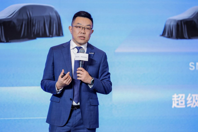 全球汽车电动智能化转型现烂尾车隐忧，沃尔沃2024稳进2025推7款新车坚守安全核心竞争力