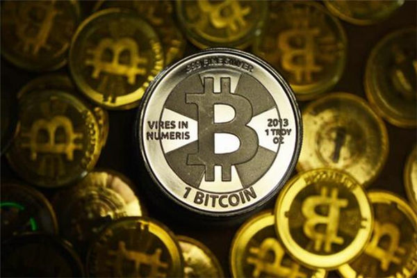 比特币跌破34000美元