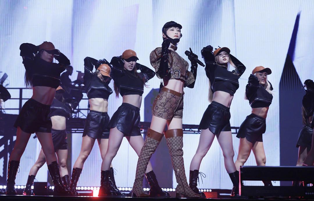 陈奕迅参与音乐节演出，现场气氛热烈_陈奕迅活动_陈奕迅表演