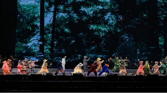 陈奕迅演出2021_陈奕迅参与音乐节演出，现场气氛热烈_陈奕迅活动