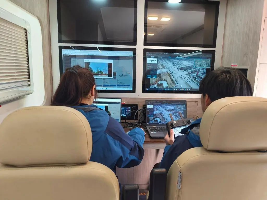 无人体育馆的拍球声_无人机在体育赛事中的表演应用_无人表演的剧场