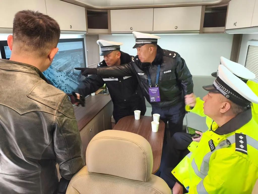 无人体育馆的拍球声_无人表演的剧场_无人机在体育赛事中的表演应用