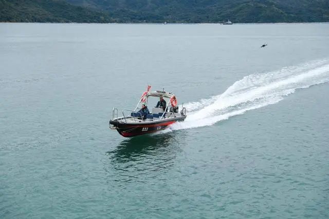 无人表演的剧场_无人机在体育赛事中的表演应用_无人体育馆的拍球声