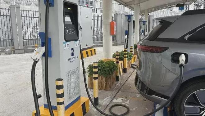 燃油车价格下调对新能源汽车市场的冲击_冲击燃料是什么_燃油对冲