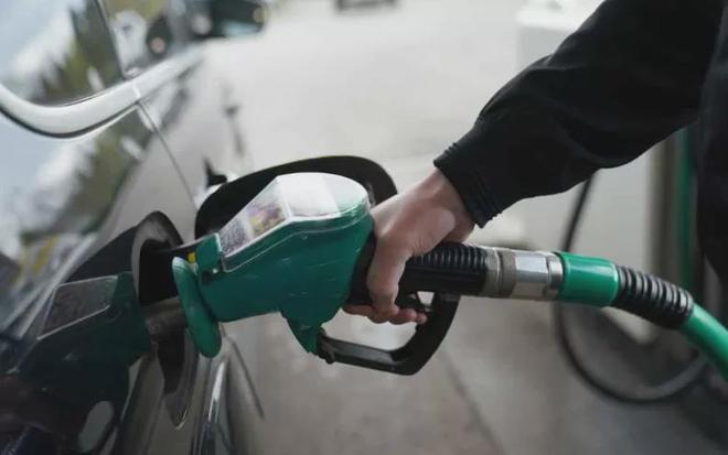 燃油车价格下调对新能源汽车市场的冲击_燃油对冲_冲击燃料是什么