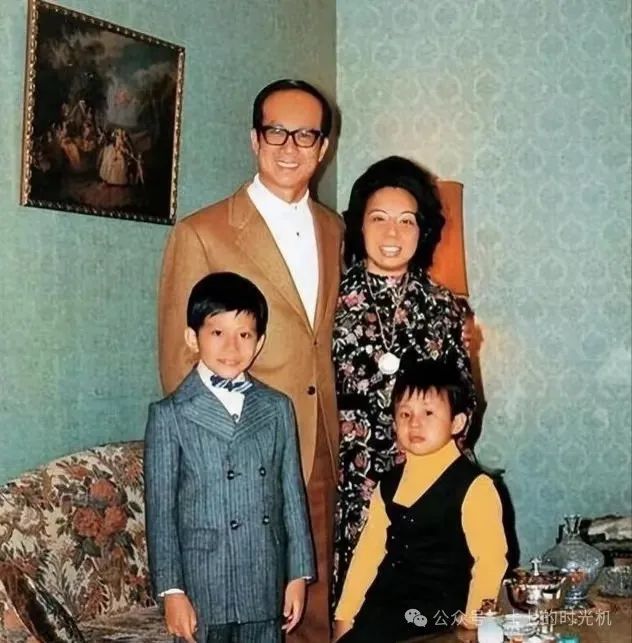 李嘉诚谈家庭教育_李嘉诚的企业精神_李嘉诚的家庭观念与企业文化