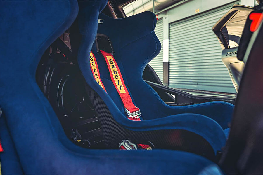 法拉利跑车赛车视频表演_法拉利与赛车运动的紧密联系_法拉利赛道车