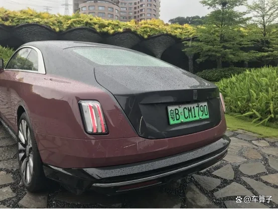 劳斯莱斯的舒适性与驾驶体验_劳斯莱斯驾驶视频大全_劳斯莱斯的舒适度