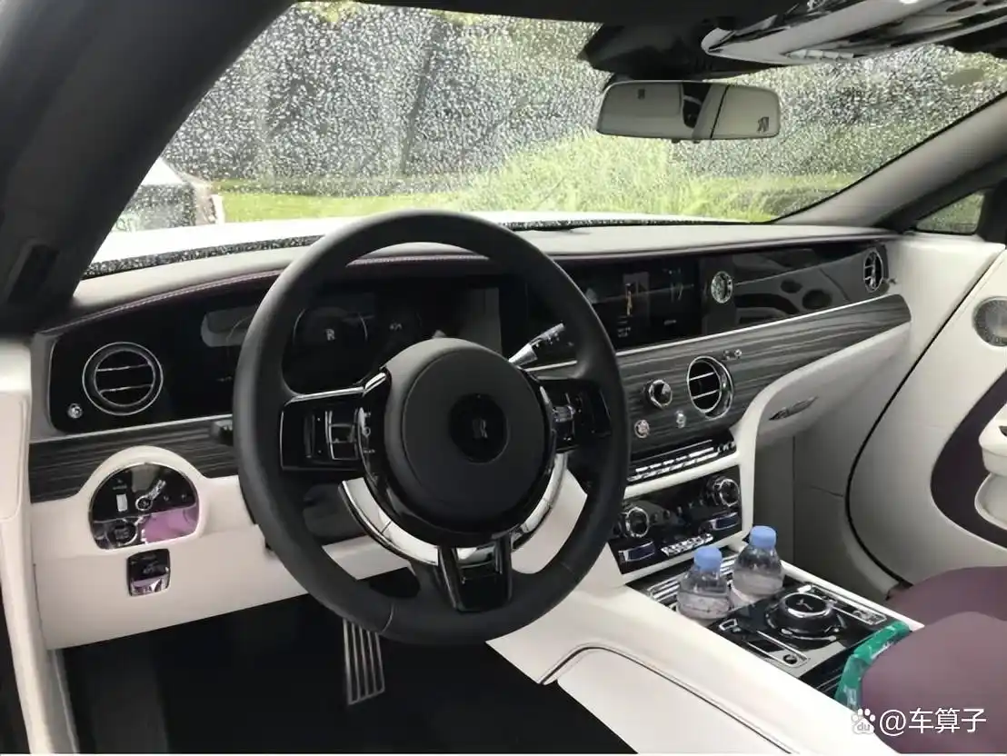 劳斯莱斯驾驶视频大全_劳斯莱斯的舒适性与驾驶体验_劳斯莱斯的舒适度