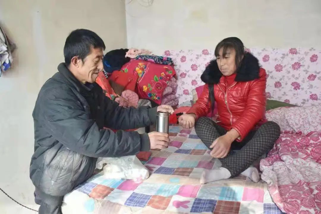 李小龙书法大师_李小龙艺术字_李小龙的文艺才华与书法艺术