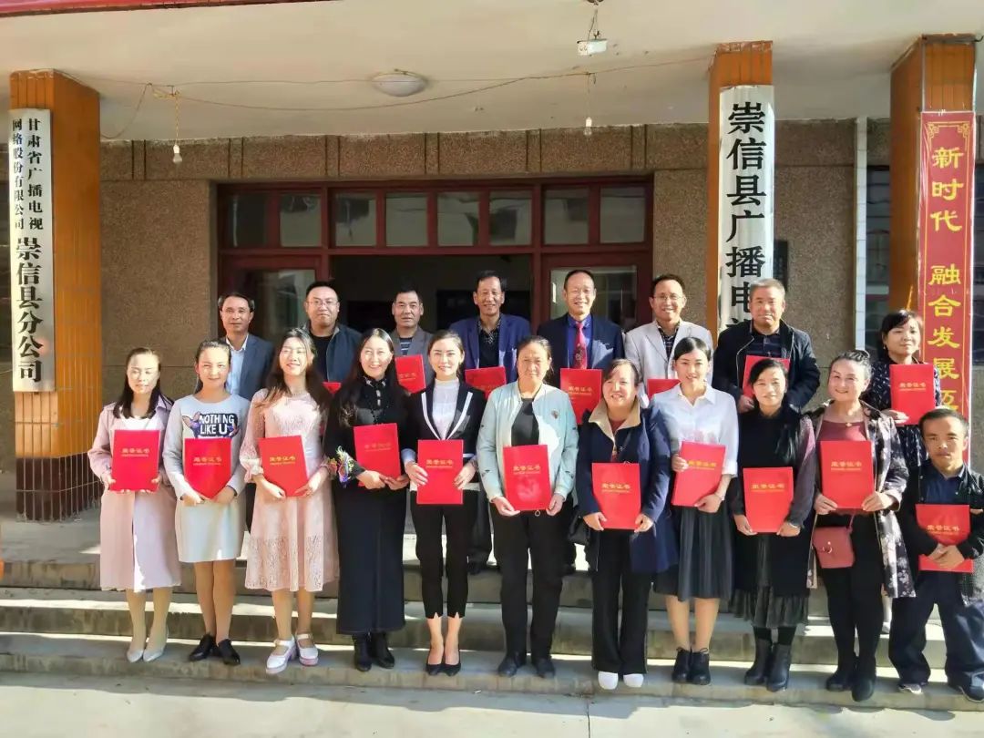 李小龙的文艺才华与书法艺术_李小龙艺术字_李小龙书法大师