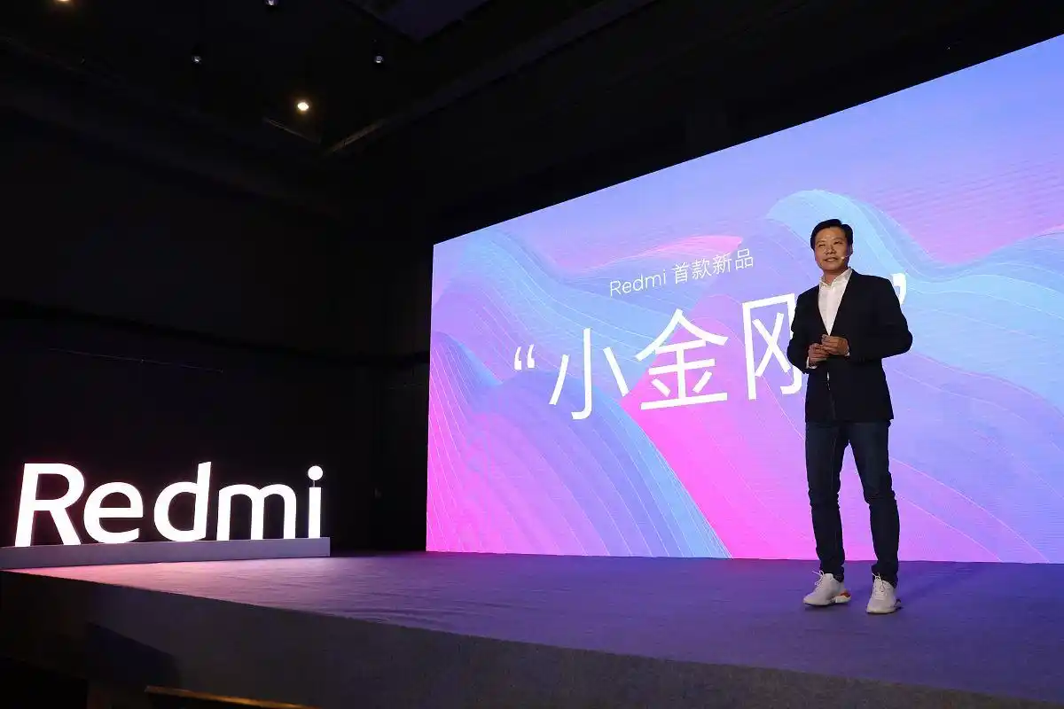 OPPO的跨界合作：智能科技与时尚_手机品牌跨界合作_跨界互联