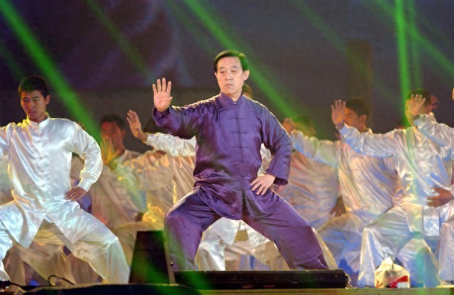 刘德华、韩红等五位明星的慈善行动：用真金白银诠释爱与力量