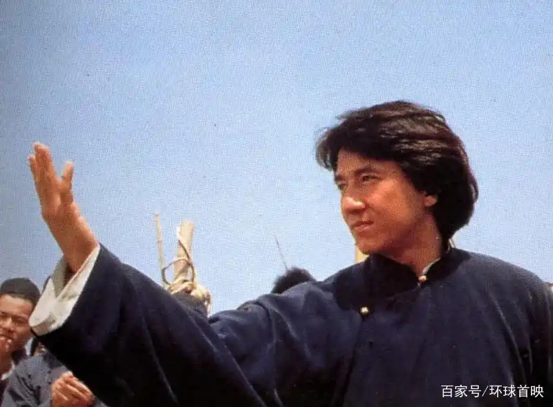 成龙华语电影杰出贡献演员_成龙在电影界的地位_成龙在华语电影历史中的地位