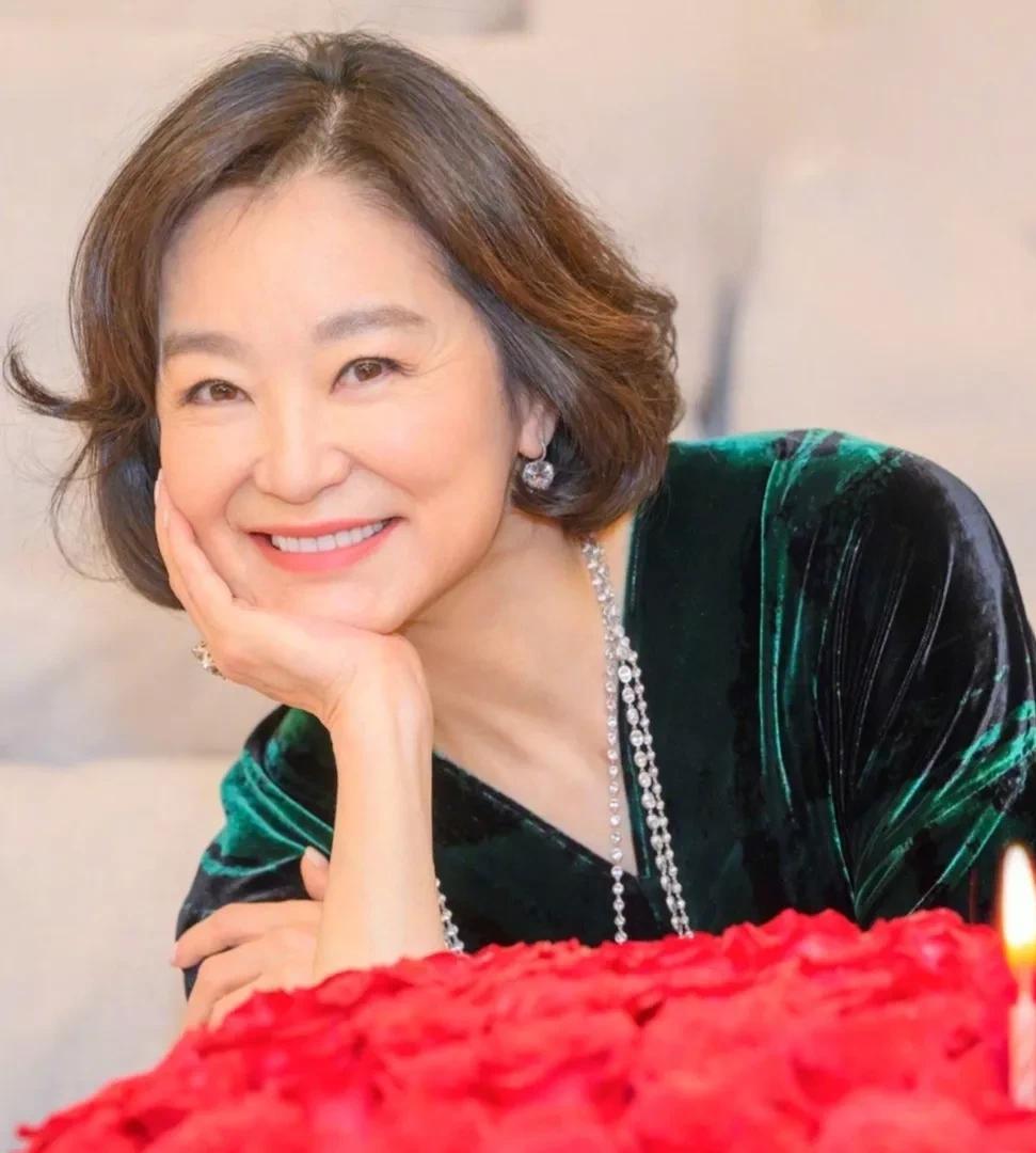 林青霞扮演的角色_林青霞的经典反派角色与挑战_林青霞出场