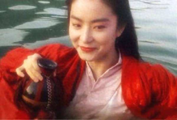 林青霞经典角色盘点：东方不败与花无缺等荧幕形象回顾